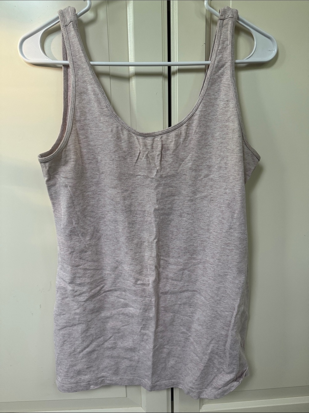 Women's Scoop Neck Tank Top in Light HeatherGray/pink tones